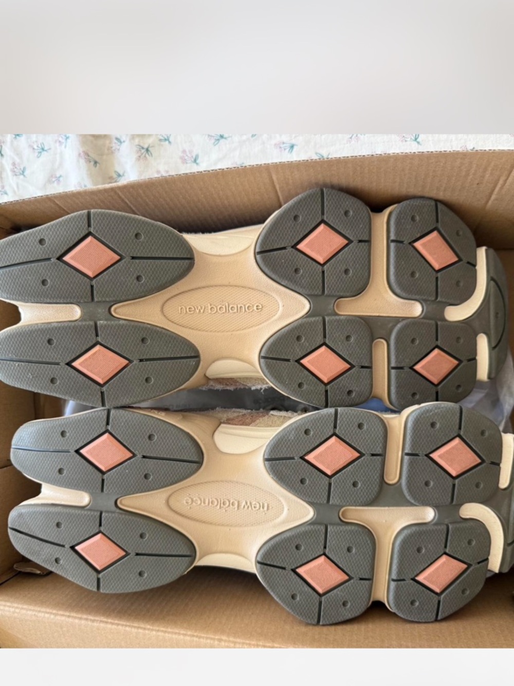 New Balance 9060 Chunky Sneaker - Picture 2 of 7